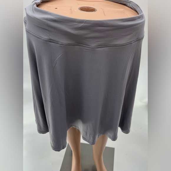 Grey Athletic Skort  XXL| Perfect for Yoga, Pickleball, and Tennis - Picture 4 of 7